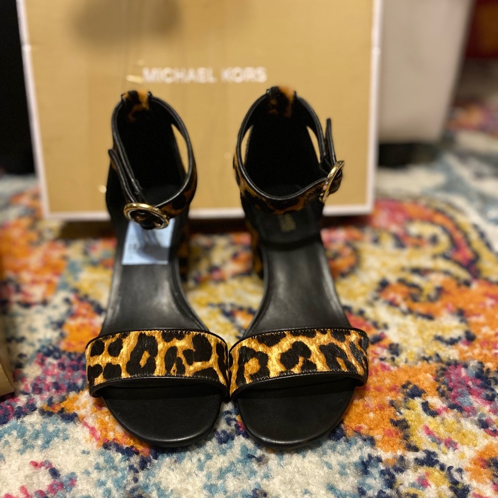 🔥🔥Michael Kors Lena Sandal 🔥🔥